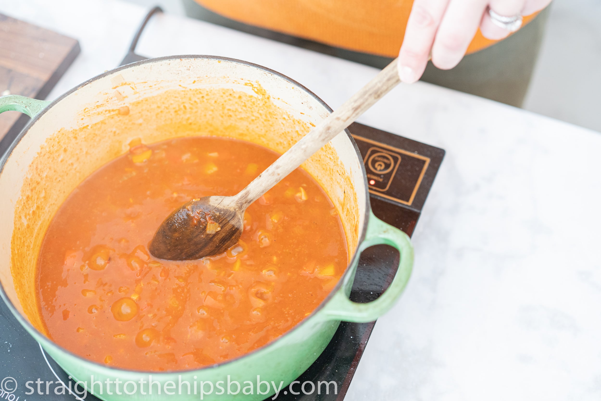 Smooth and thickened smoked paprika sauce for chicken paprikash